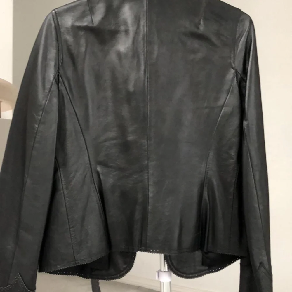DKNY Women’s Black Leather Jacket - Picture 6 of 6